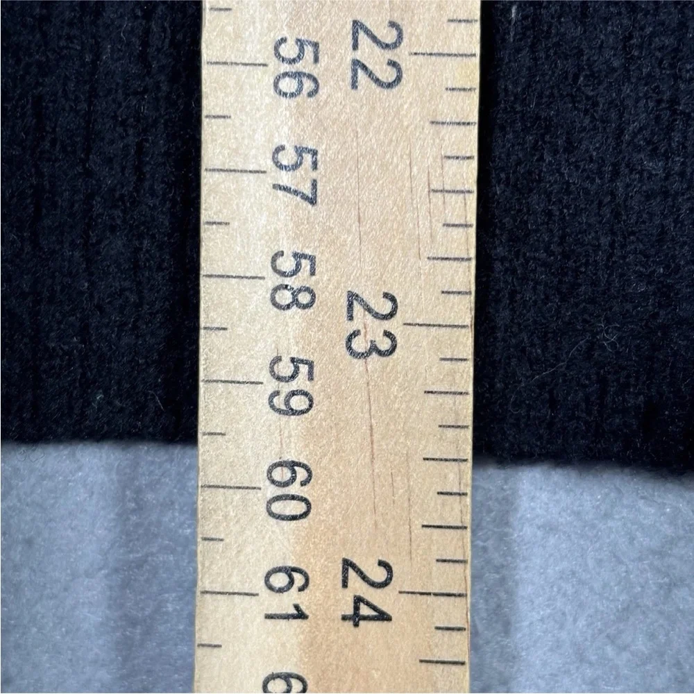 J.Crew Crewneck Sweater Women’s Small Black Wool Extra Soft Yarn Long Sleeve
